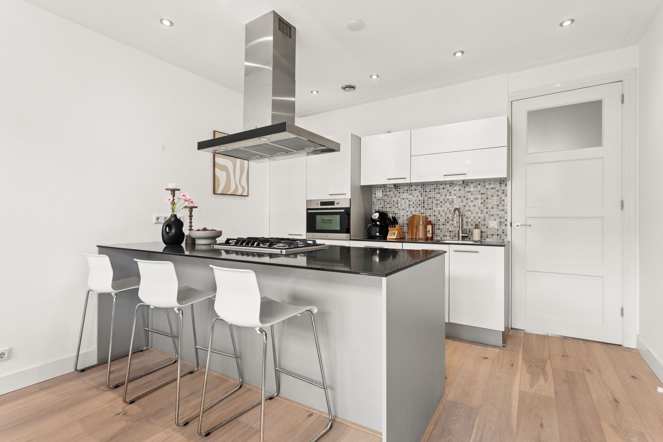 Luxurious 3-Room Apartment with Sunny Balcony in Vibrant Kinkerbuurt — 20
