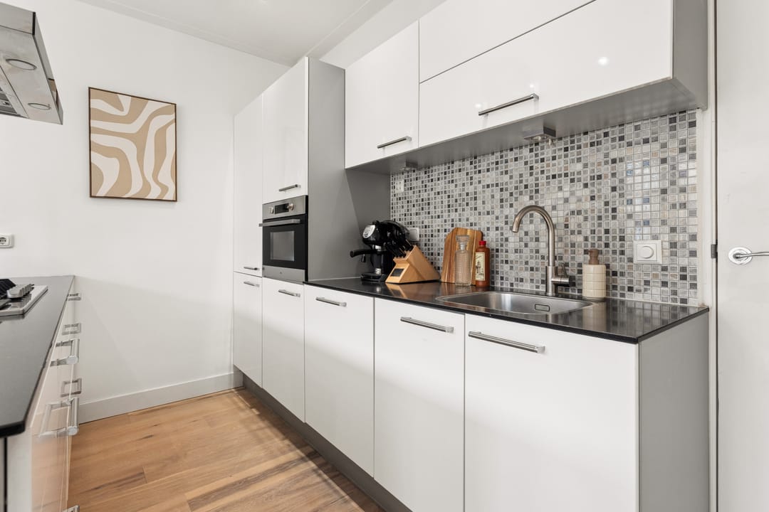 Luxurious 3-Room Apartment with Sunny Balcony in Vibrant Kinkerbuurt — 21