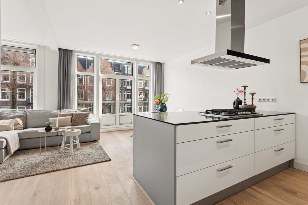 Luxurious 3-Room Apartment with Sunny Balcony in Vibrant Kinkerbuurt — 25