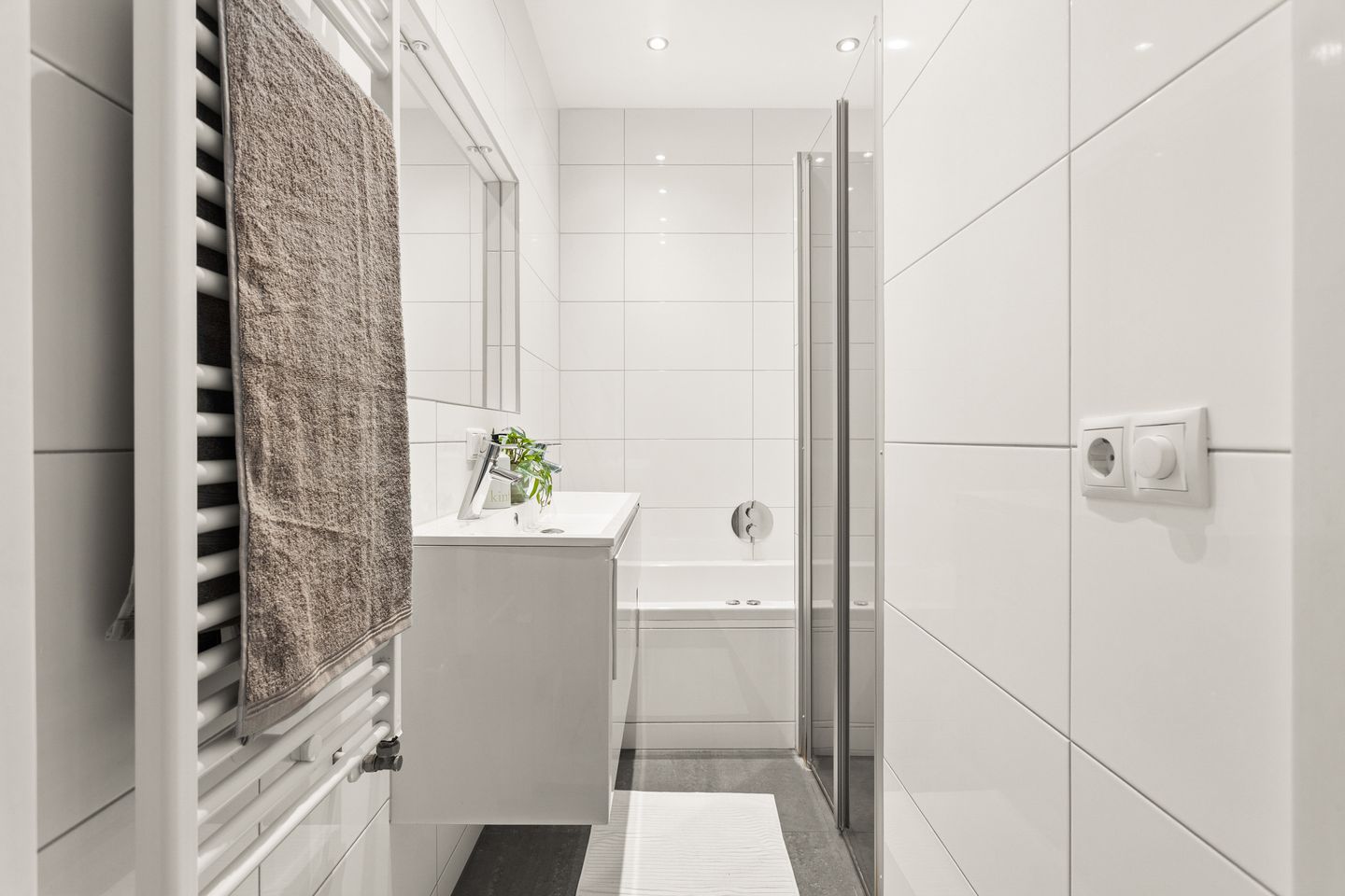 Luxurious 3-Room Apartment with Sunny Balcony in Vibrant Kinkerbuurt — 39