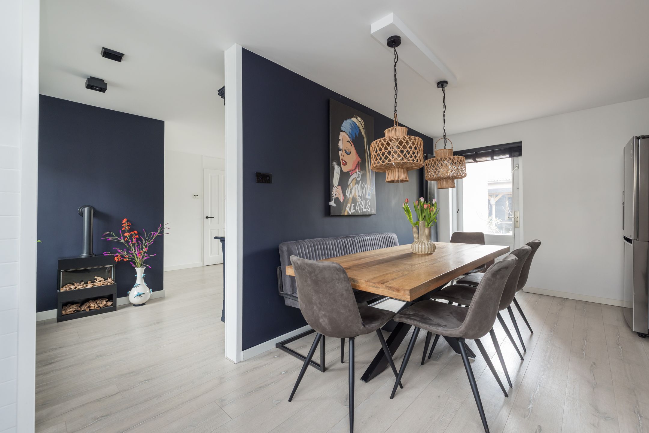 Spacious move-in ready corner house with 5 bedrooms and 2 bathrooms — 13