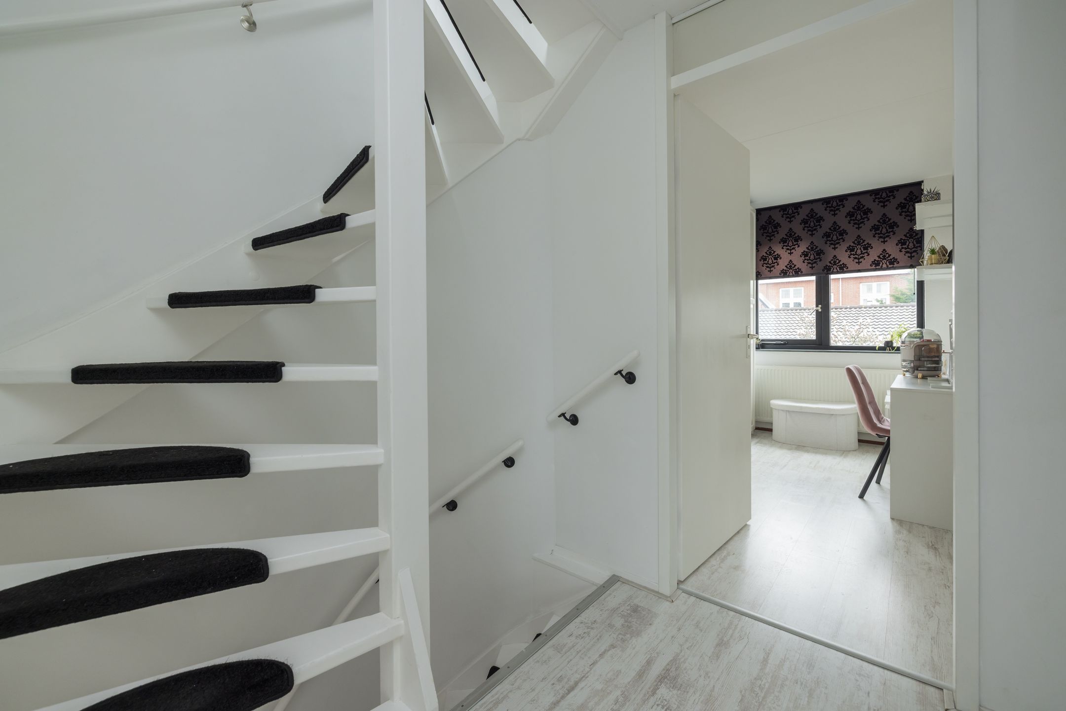 Spacious move-in ready corner house with 5 bedrooms and 2 bathrooms — 19
