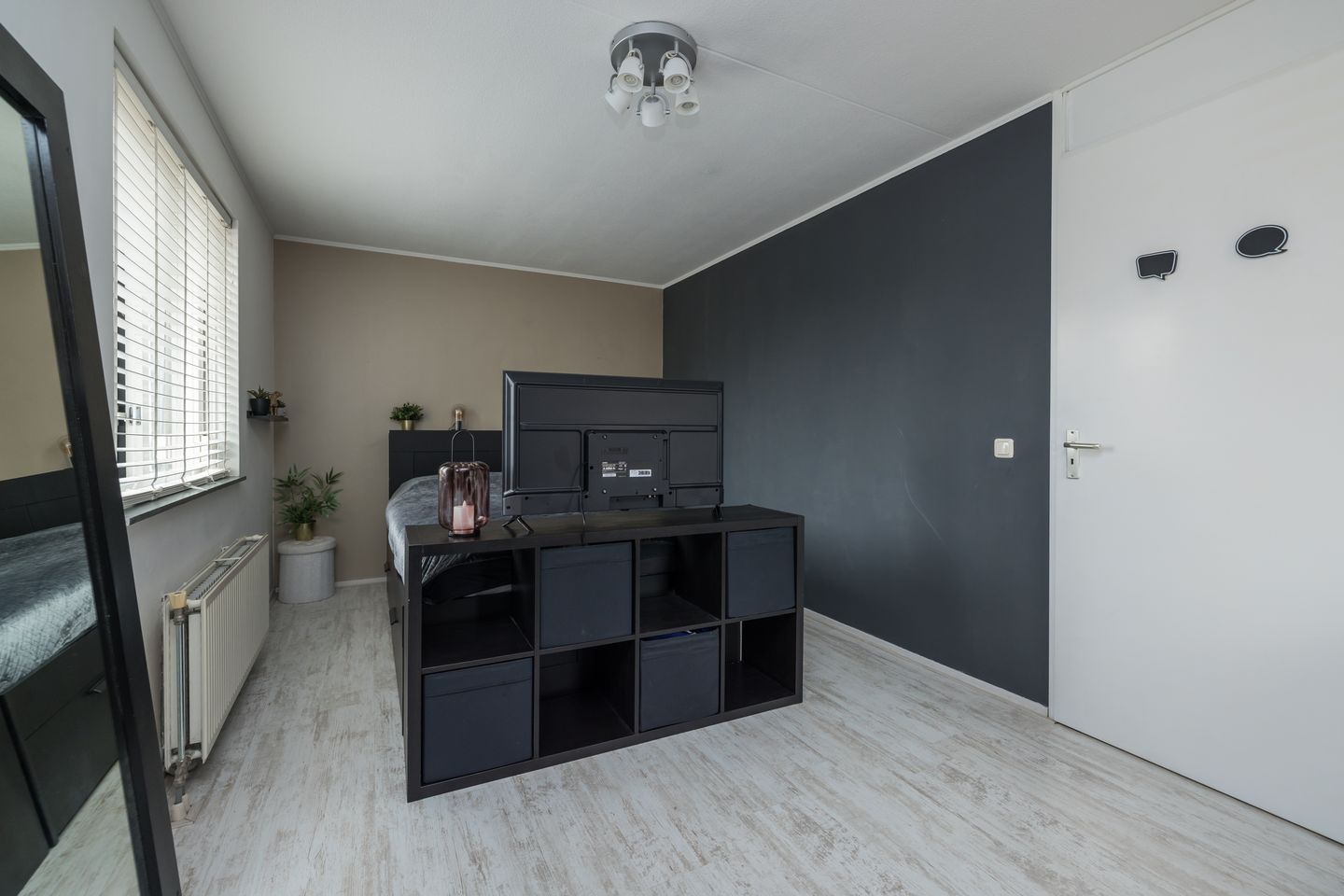 Spacious move-in ready corner house with 5 bedrooms and 2 bathrooms — 26
