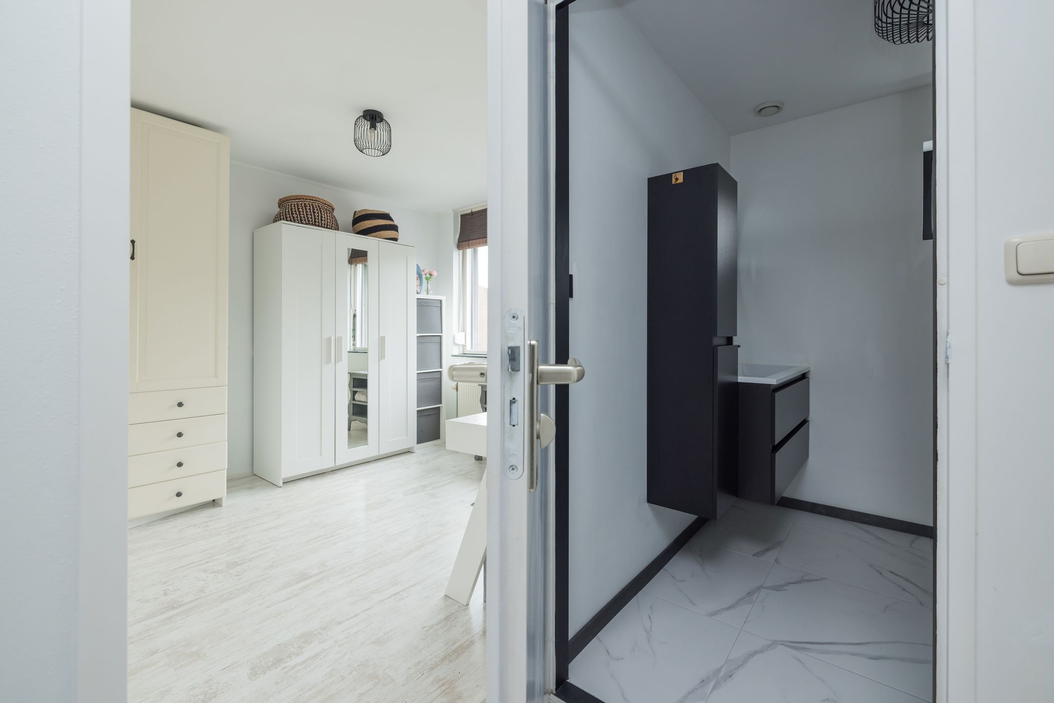 Spacious move-in ready corner house with 5 bedrooms and 2 bathrooms — 30