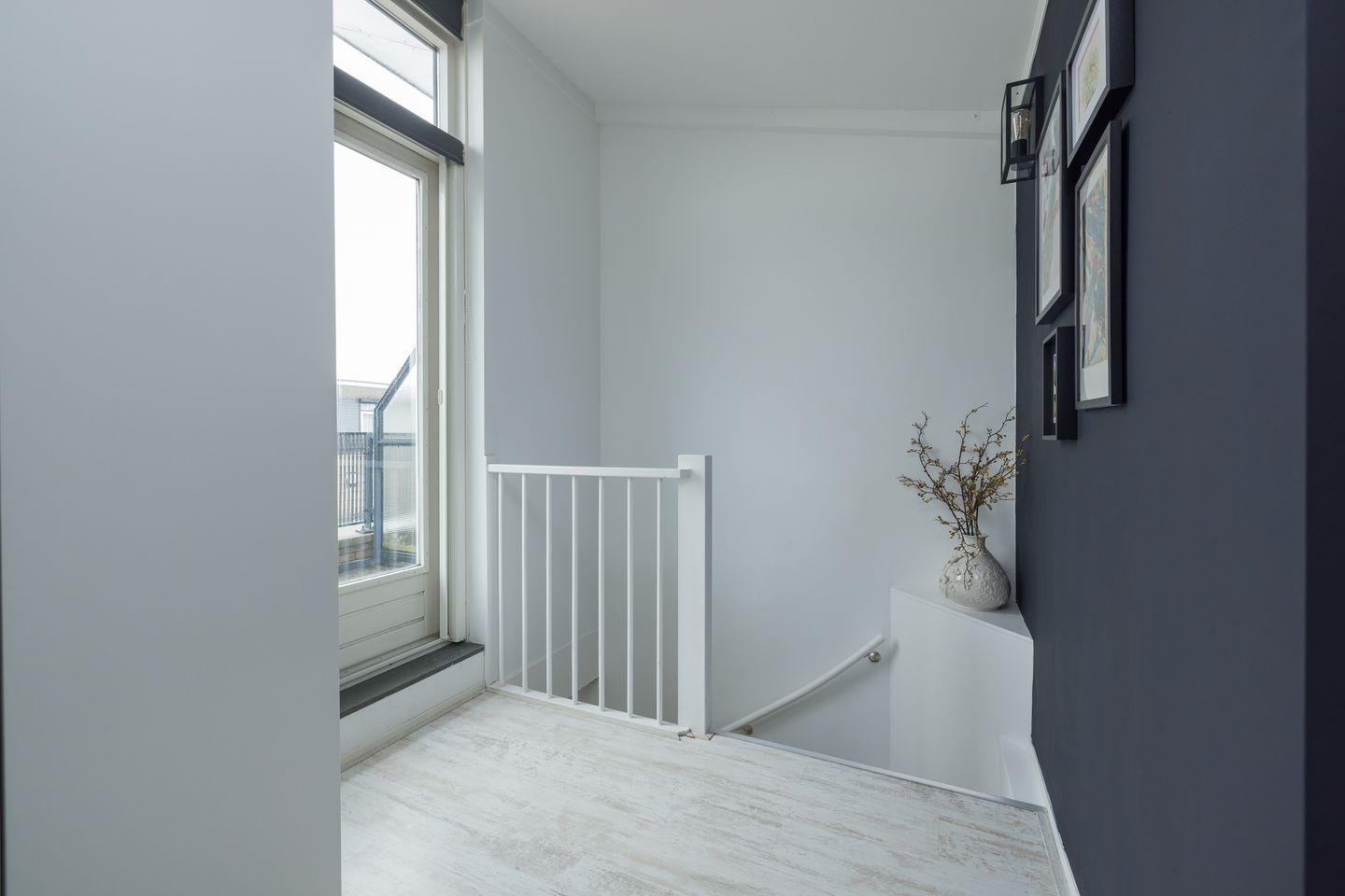 Spacious move-in ready corner house with 5 bedrooms and 2 bathrooms — 37