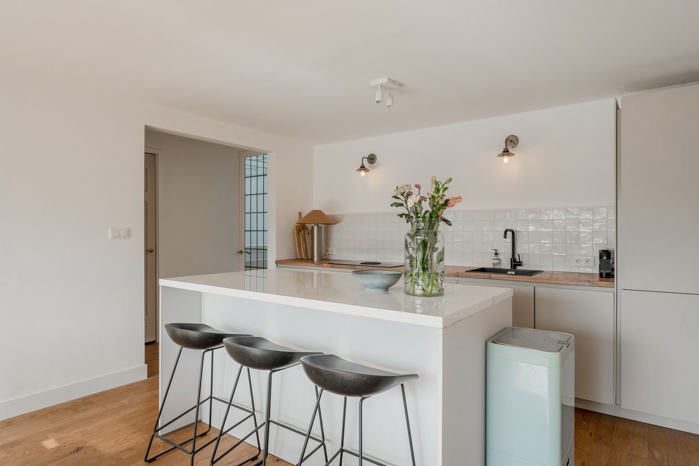 Renovated Double Upper Apartment with 2 Bathrooms near Vondelpark — 13