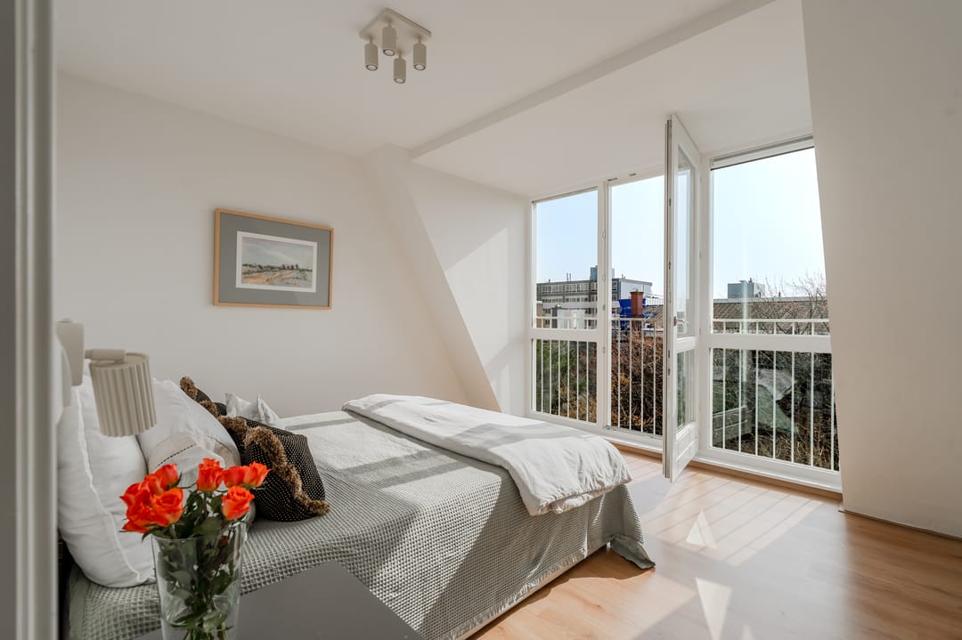 Renovated Double Upper Apartment with 2 Bathrooms near Vondelpark — 20