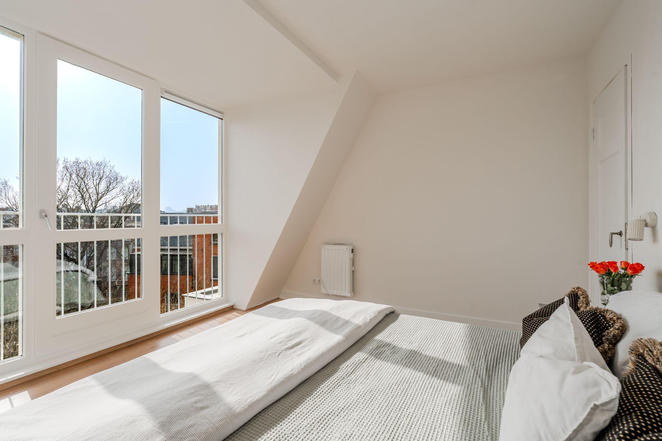 Renovated Double Upper Apartment with 2 Bathrooms near Vondelpark — 23