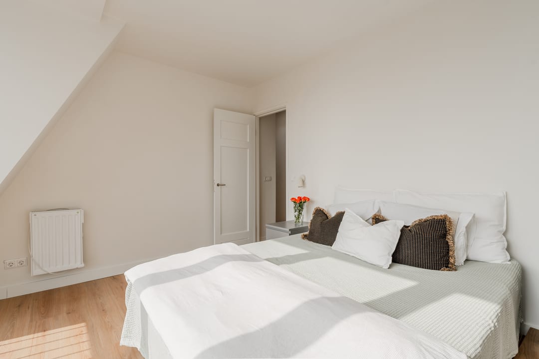 Renovated Double Upper Apartment with 2 Bathrooms near Vondelpark — 25