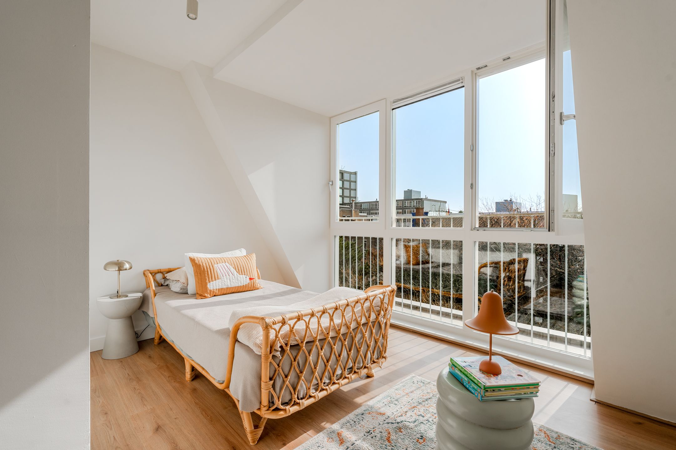 Renovated Double Upper Apartment with 2 Bathrooms near Vondelpark — 26