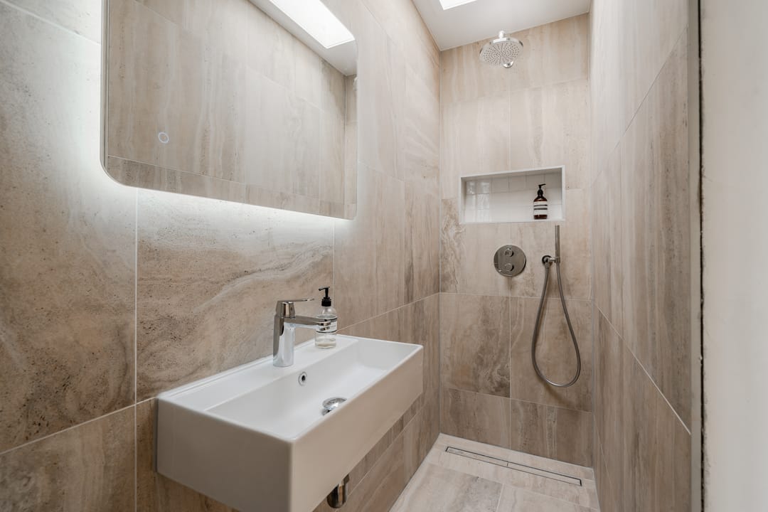 Renovated Double Upper Apartment with 2 Bathrooms near Vondelpark — 30