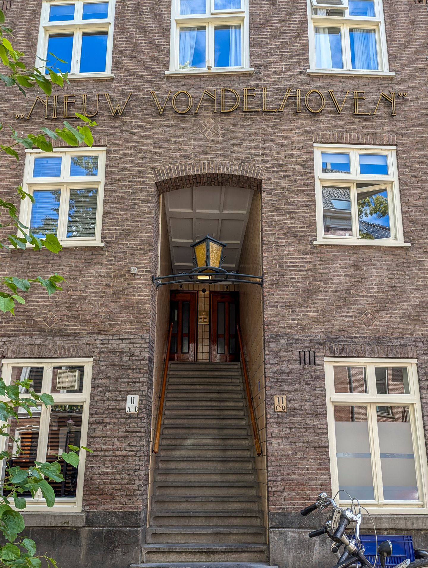 Renovated Double Upper Apartment with 2 Bathrooms near Vondelpark — 35