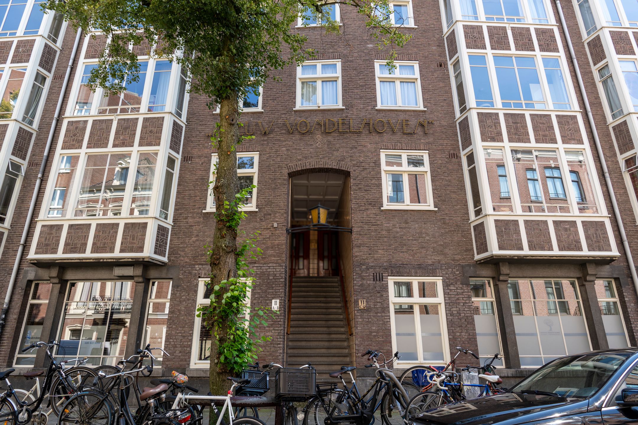 Renovated Double Upper Apartment with 2 Bathrooms near Vondelpark — 37