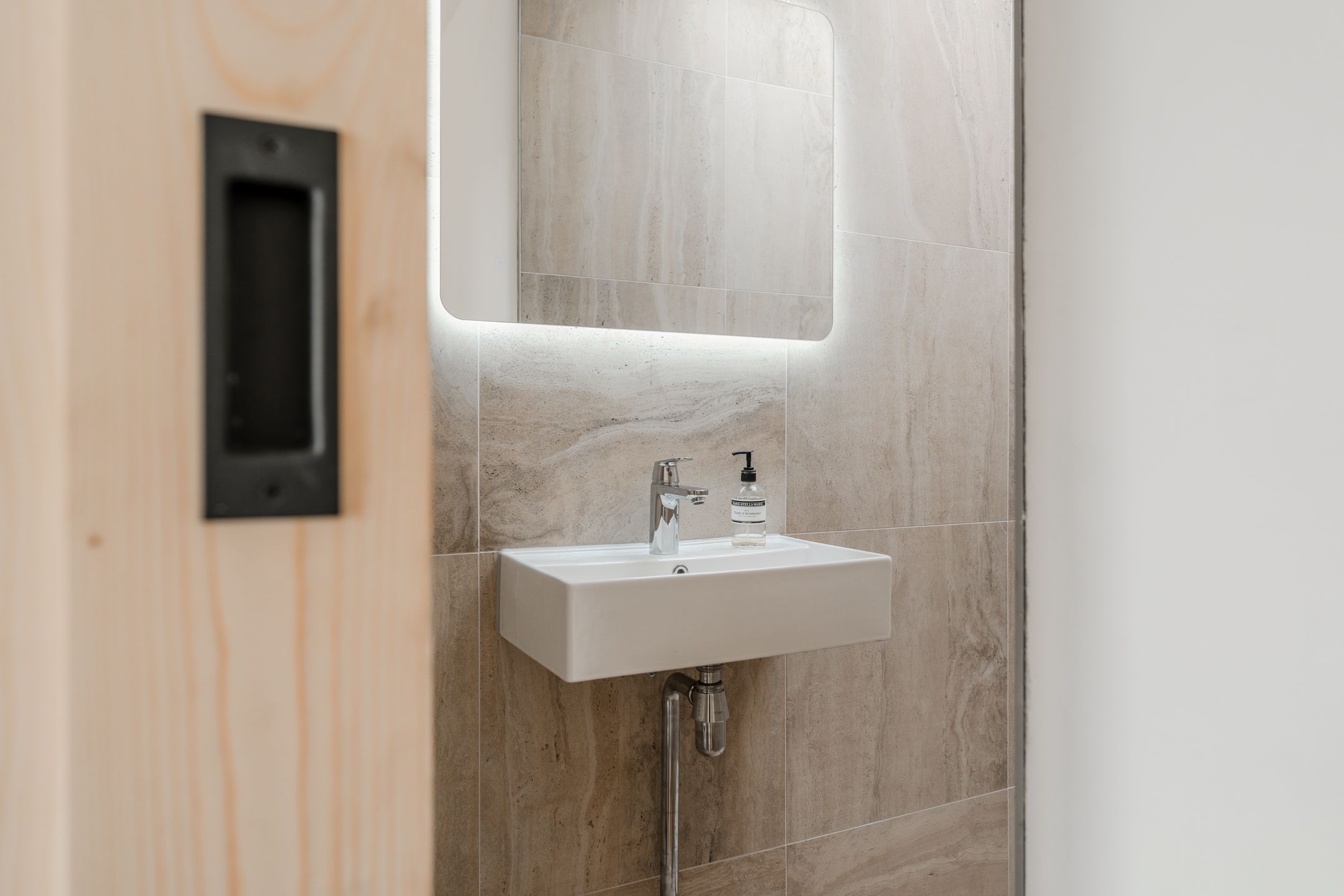 Renovated Double Upper Apartment with 2 Bathrooms near Vondelpark — 29