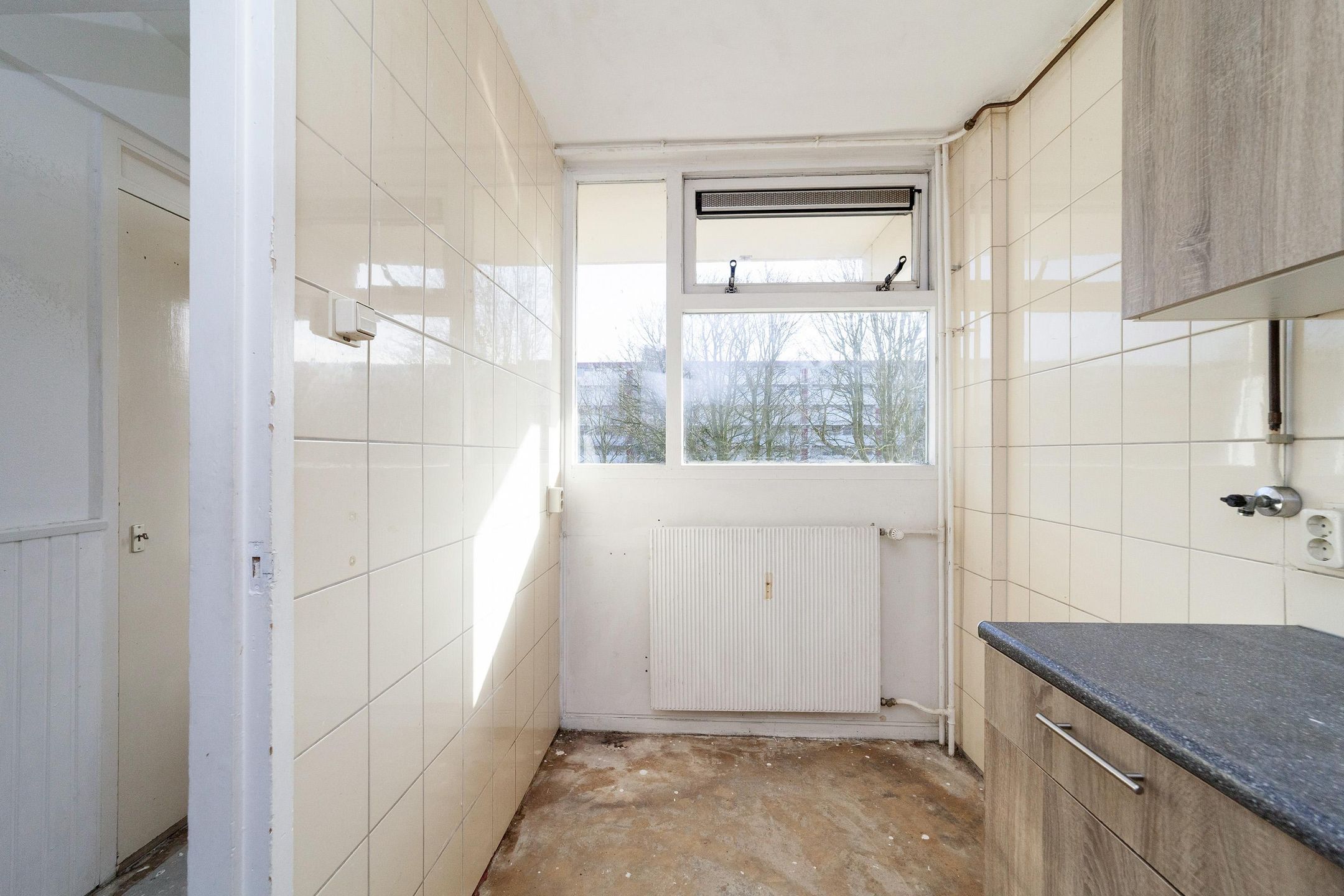 Spacious Apartment with Sunny West-Facing Balconon and Green Views in Leiden — 14