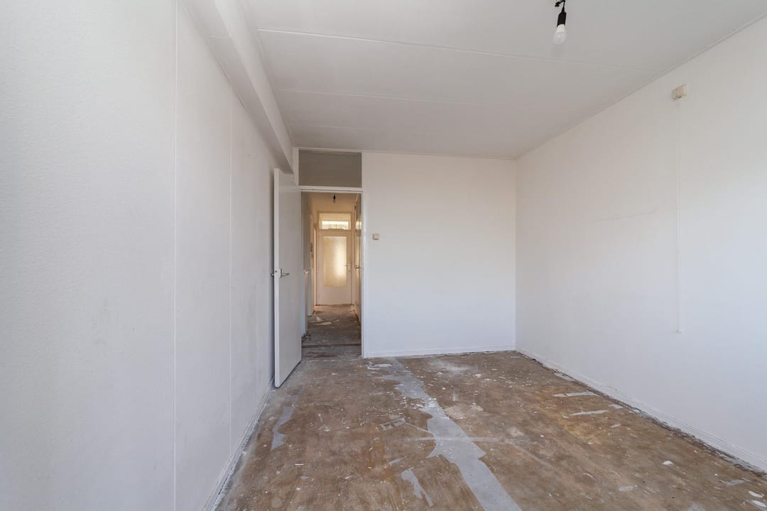 Spacious Apartment with Sunny West-Facing Balconon and Green Views in Leiden — 20