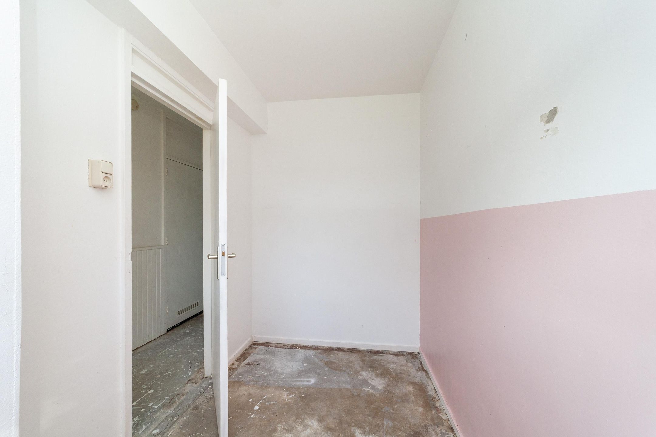 Spacious Apartment with Sunny West-Facing Balconon and Green Views in Leiden — 22