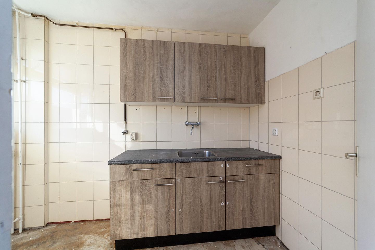 Spacious Apartment with Sunny West-Facing Balconon and Green Views in Leiden — 13