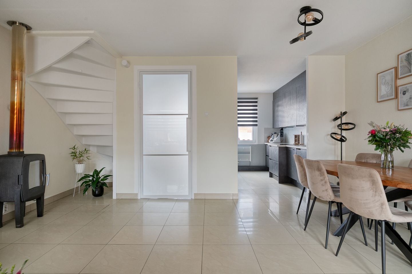 Spacious and Move-in Ready Family Home with Modern Features and Solar Panels in Lelystad — 14