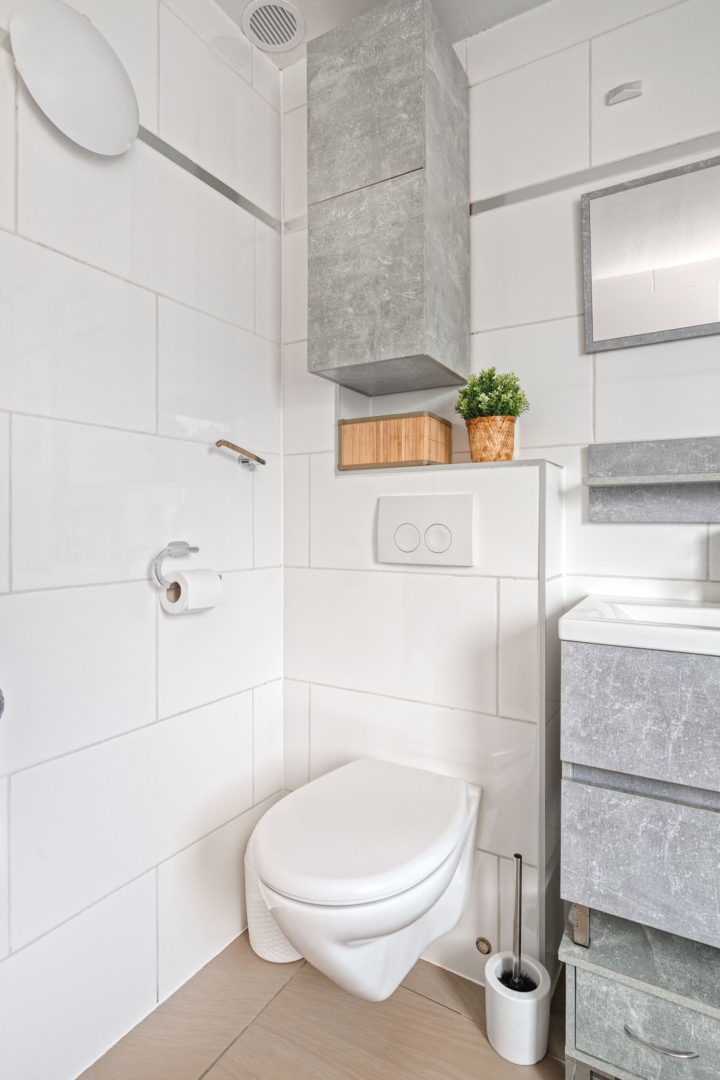 Spacious and Move-in Ready Family Home with Modern Features and Solar Panels in Lelystad — 24