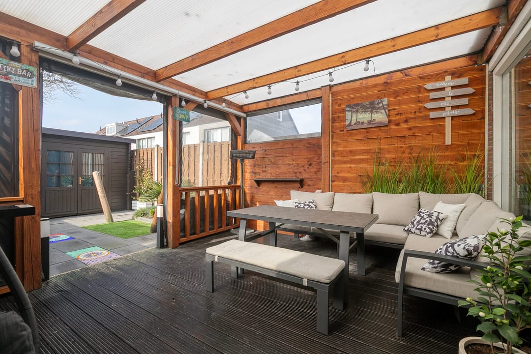 Spacious and Move-in Ready Family Home with Modern Features and Solar Panels in Lelystad — 31