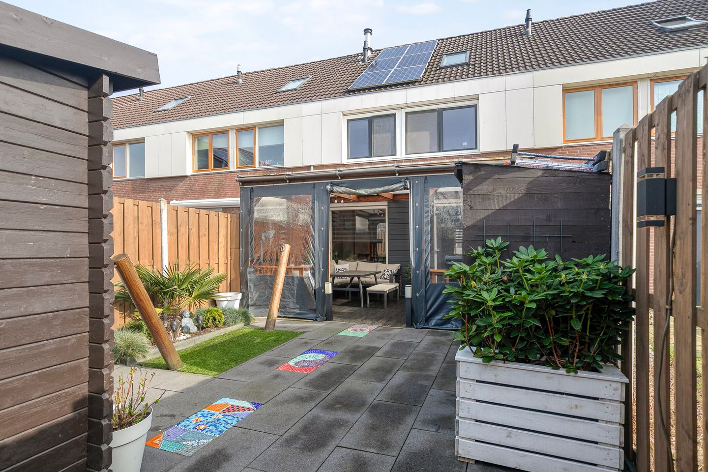 Spacious and Move-in Ready Family Home with Modern Features and Solar Panels in Lelystad — 34