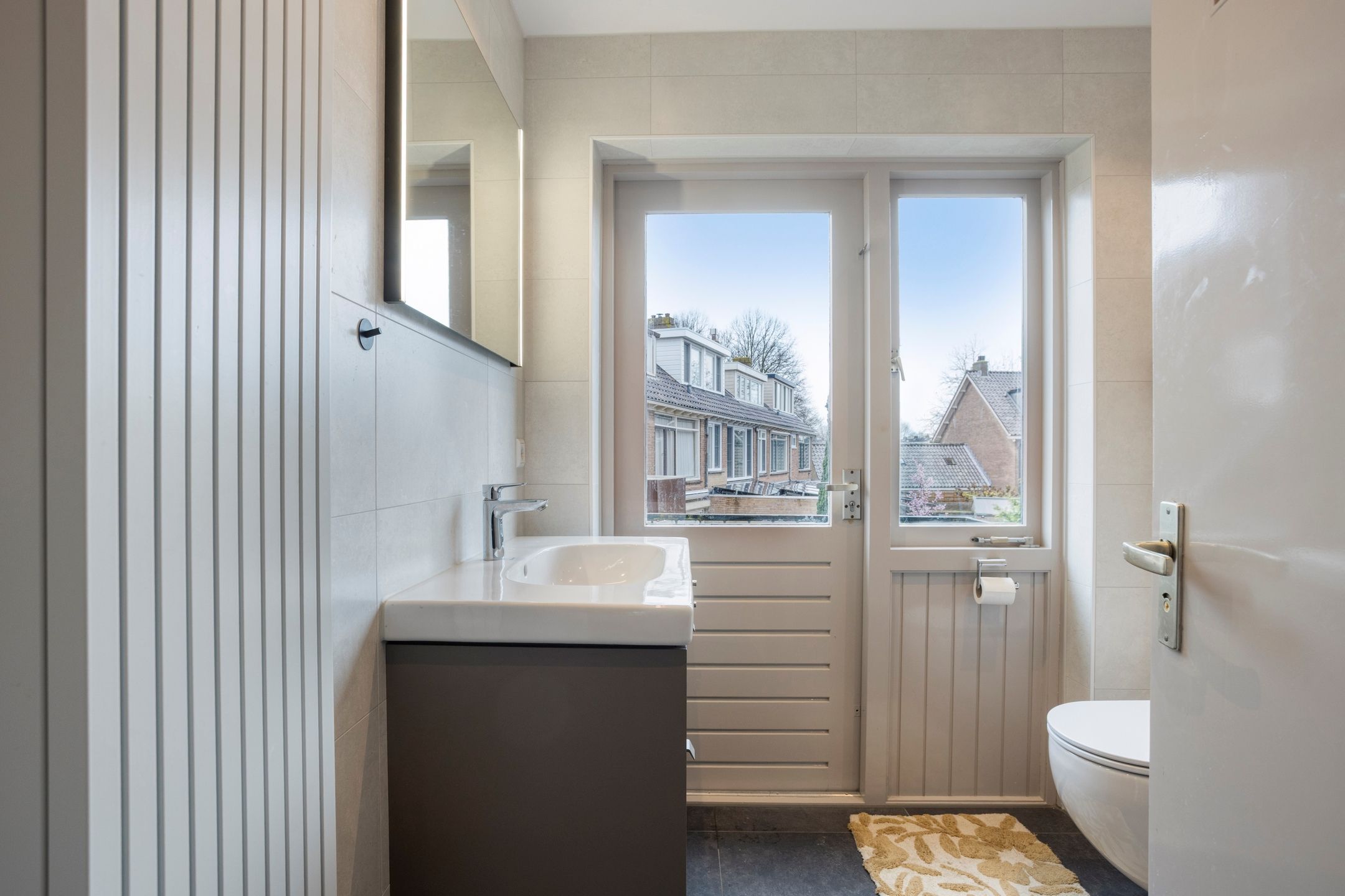 Spacious family home with sunny garden in Leiderdorp — 18
