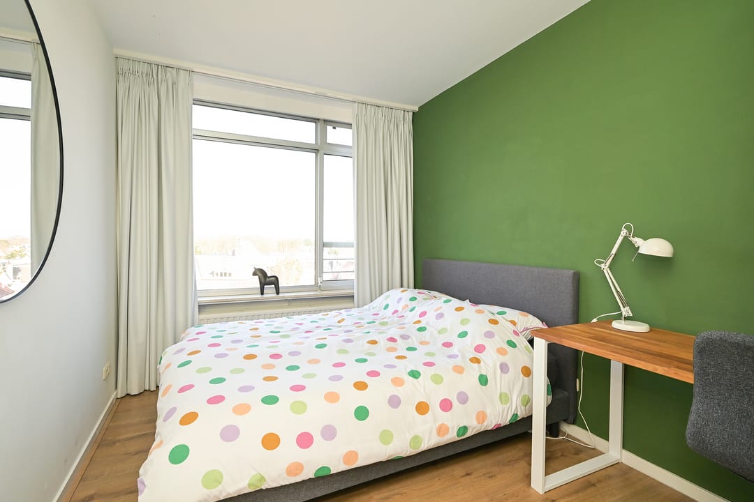 Luxurious light apartment with 3 bedrooms and panoramic view in The Hague — 17