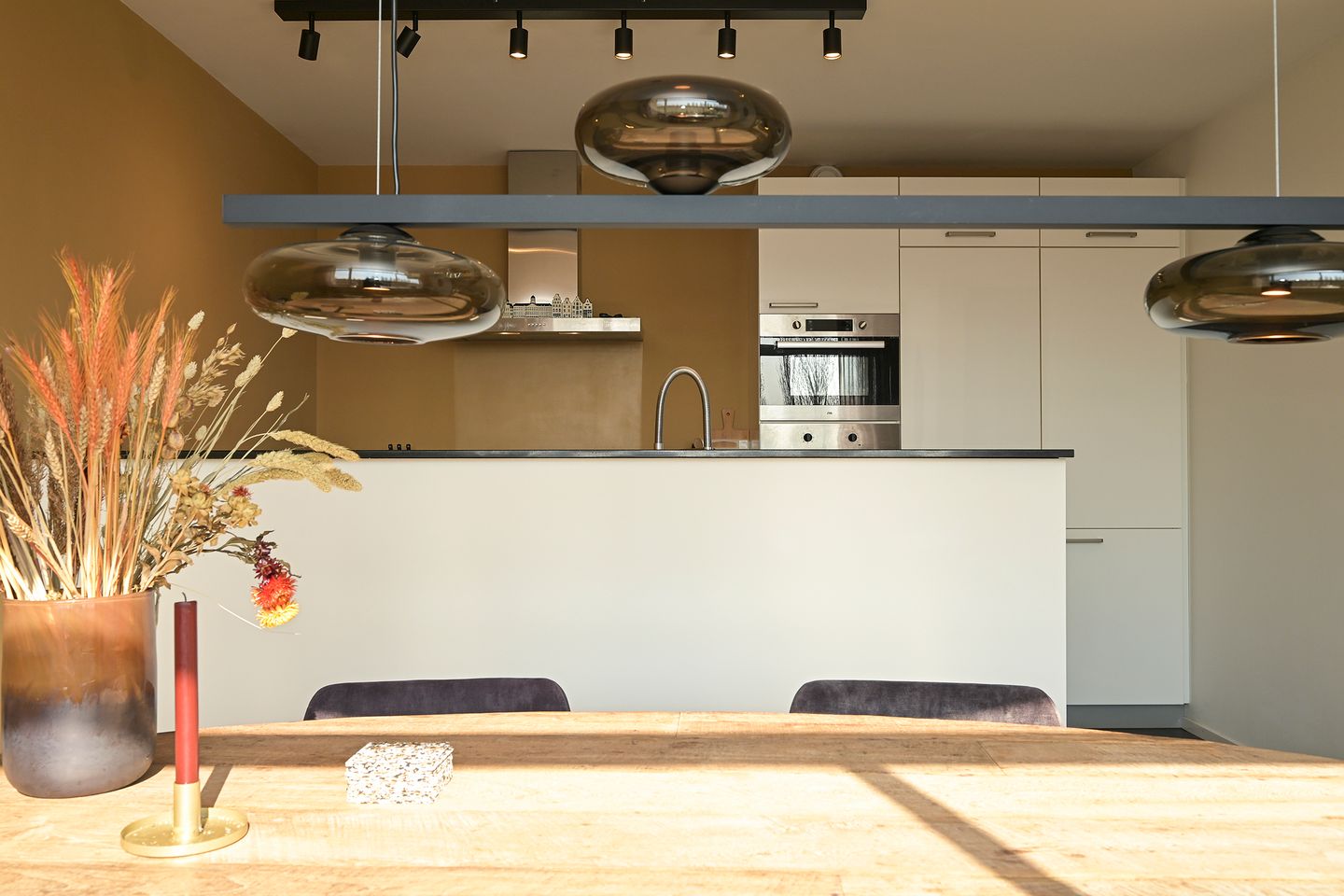 Luxurious light apartment with 3 bedrooms and panoramic view in The Hague — 37