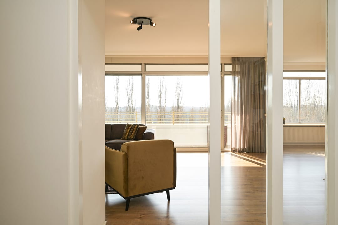 Luxurious light apartment with 3 bedrooms and panoramic view in The Hague — 29