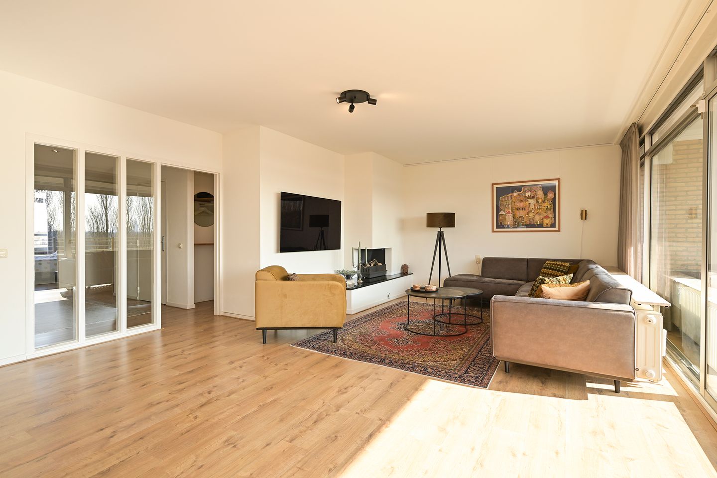 Luxurious light apartment with 3 bedrooms and panoramic view in The Hague — 31