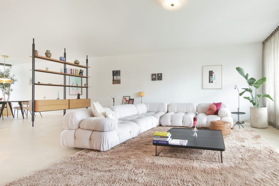 Stylish and Exceptionally Spacious Apartment with High-Quality Finishes in a Characteristic Barracks Complex — 16