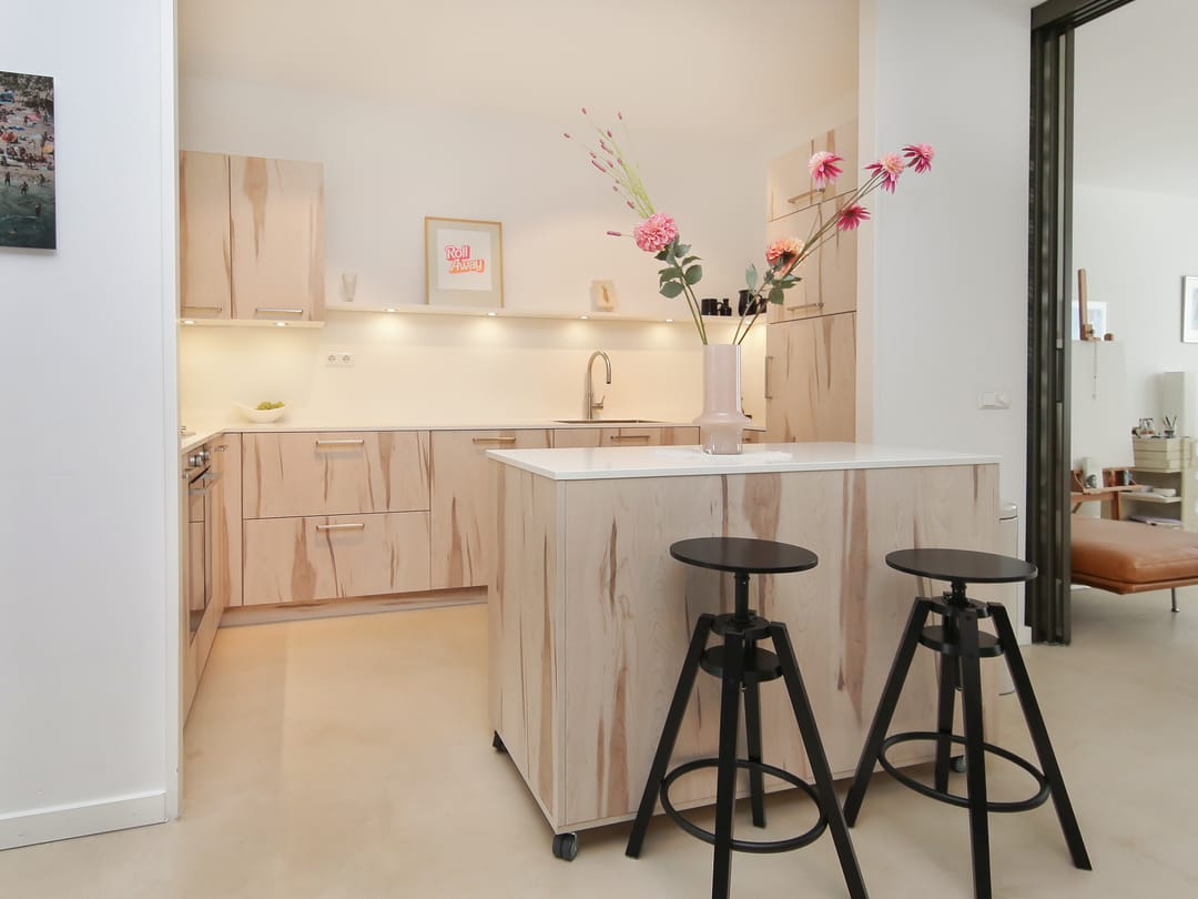 Stylish and Exceptionally Spacious Apartment with High-Quality Finishes in a Characteristic Barracks Complex — 22