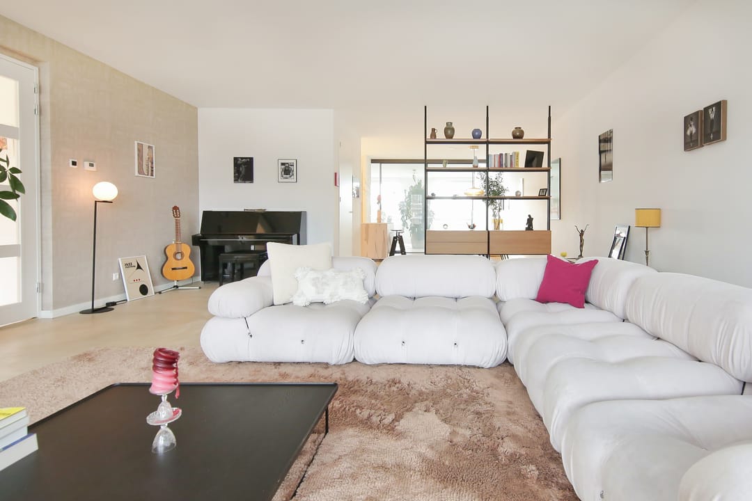 Stylish and Exceptionally Spacious Apartment with High-Quality Finishes in a Characteristic Barracks Complex — 21