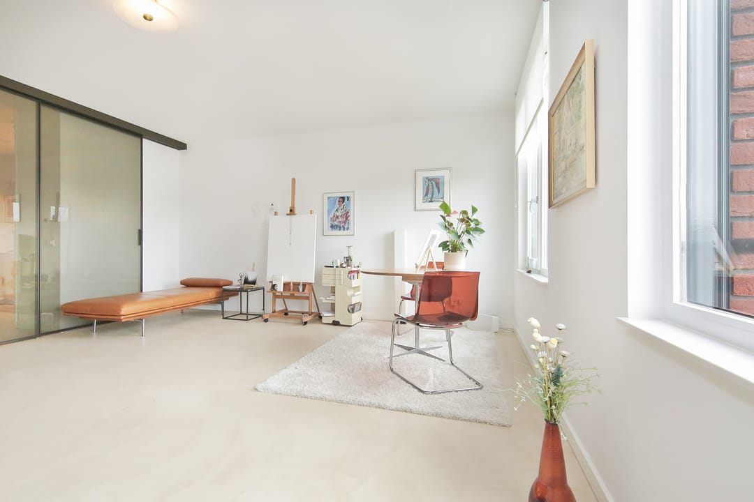 Stylish and Exceptionally Spacious Apartment with High-Quality Finishes in a Characteristic Barracks Complex — 27