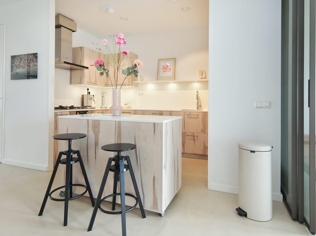 Stylish and Exceptionally Spacious Apartment with High-Quality Finishes in a Characteristic Barracks Complex — 30