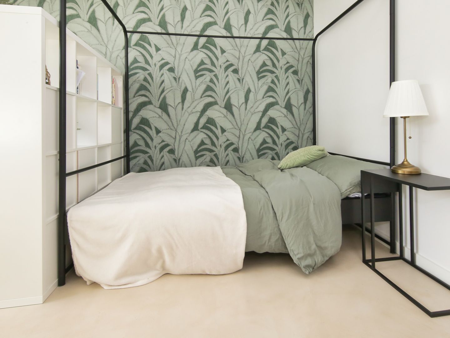 Stylish and Exceptionally Spacious Apartment with High-Quality Finishes in a Characteristic Barracks Complex — 42