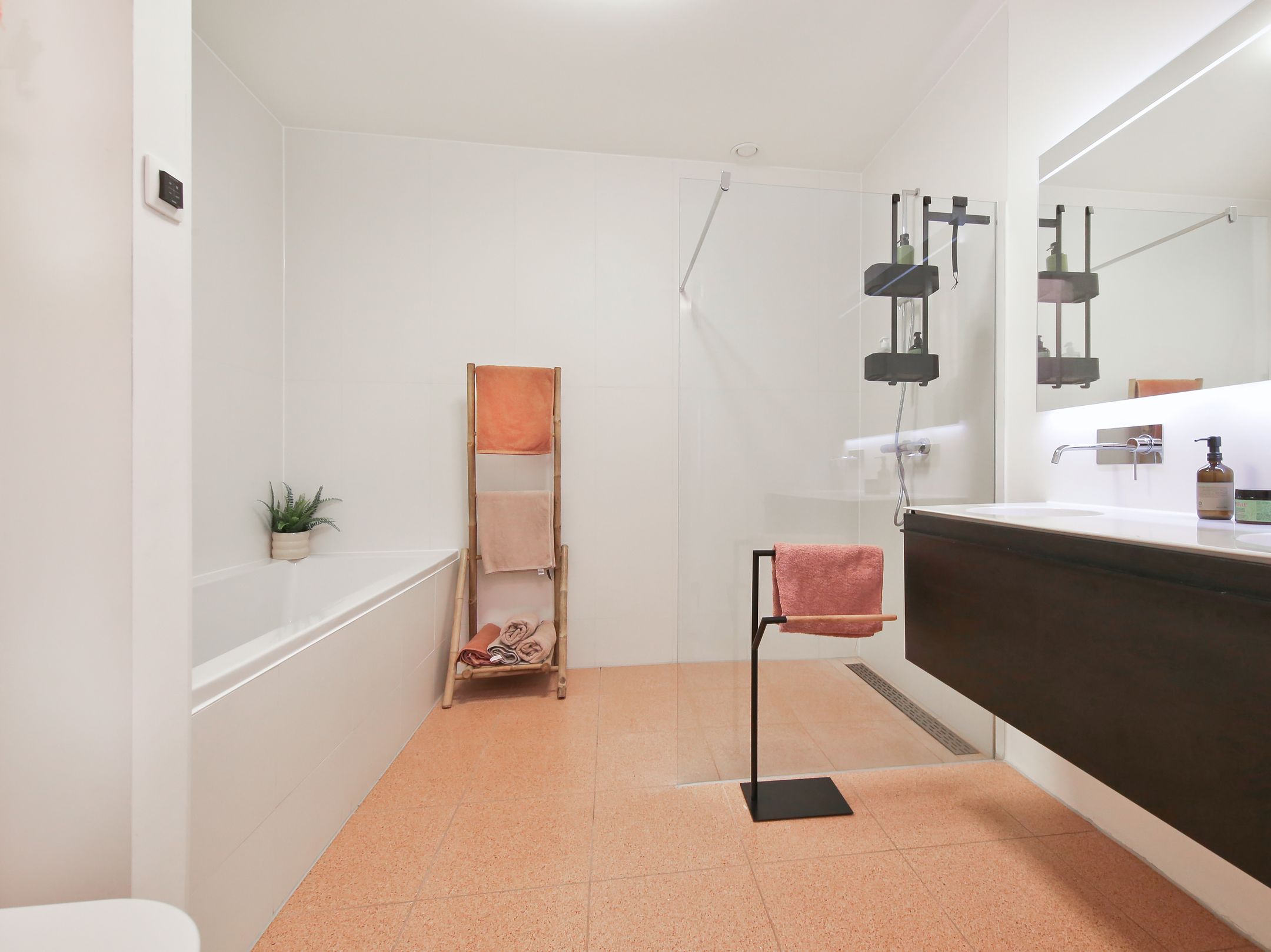 Stylish and Exceptionally Spacious Apartment with High-Quality Finishes in a Characteristic Barracks Complex — 43