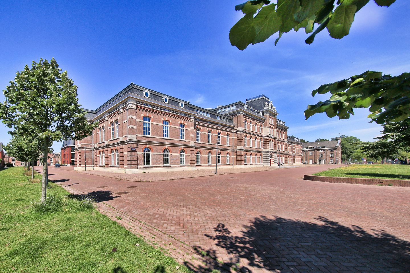 Stylish and Exceptionally Spacious Apartment with High-Quality Finishes in a Characteristic Barracks Complex — 61