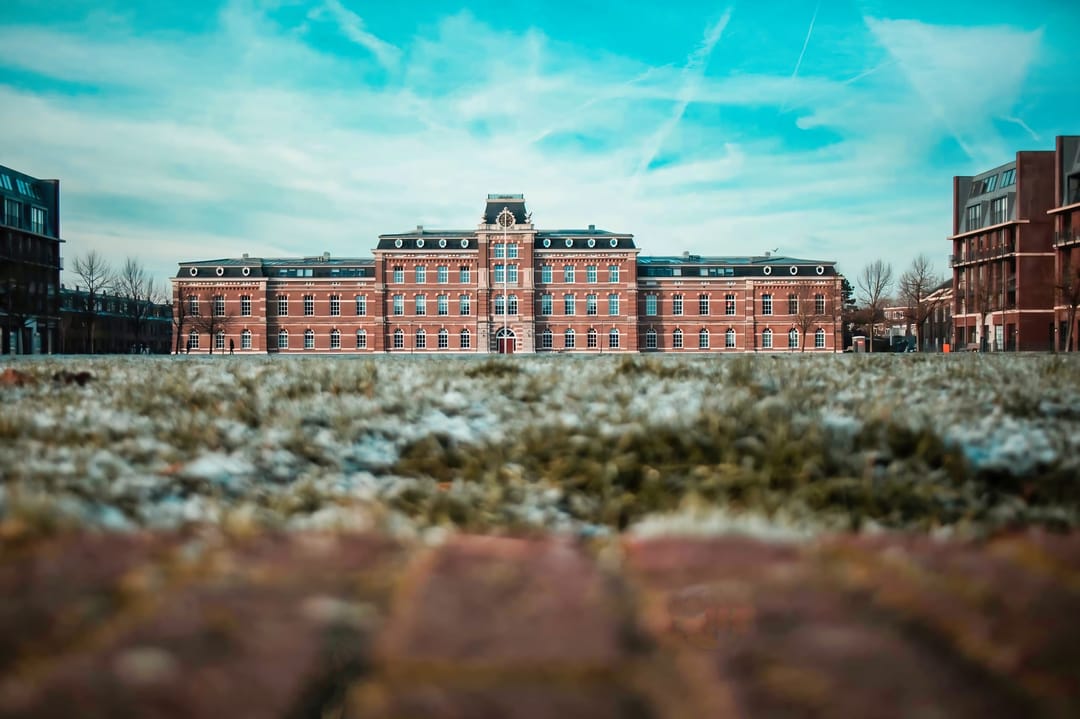 Stylish and Exceptionally Spacious Apartment with High-Quality Finishes in a Characteristic Barracks Complex — 59