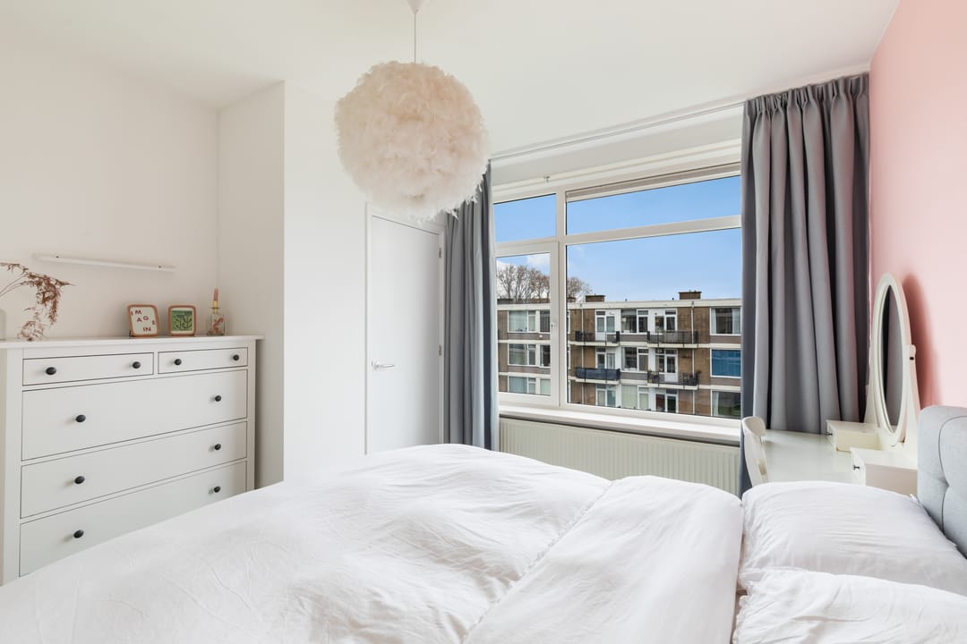 Light and Airy Corner Apartment with Two Balconies and Sun Guarantee in Rotterdam Zuidwijk — 26