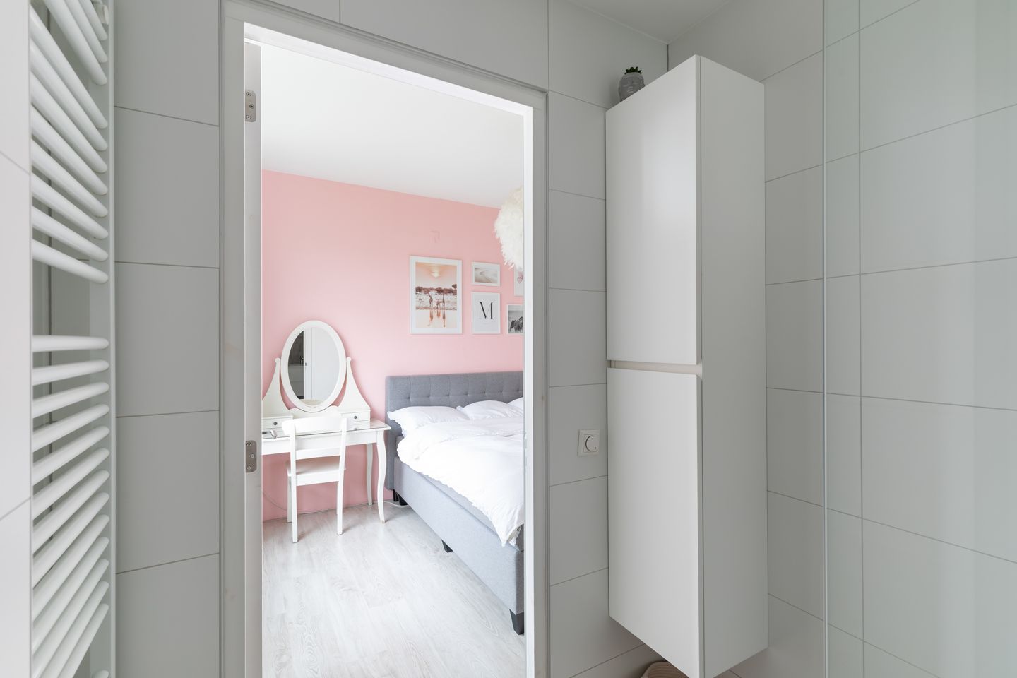 Light and Airy Corner Apartment with Two Balconies and Sun Guarantee in Rotterdam Zuidwijk — 29