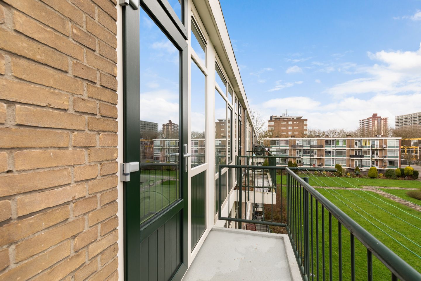 Light and Airy Corner Apartment with Two Balconies and Sun Guarantee in Rotterdam Zuidwijk — 39