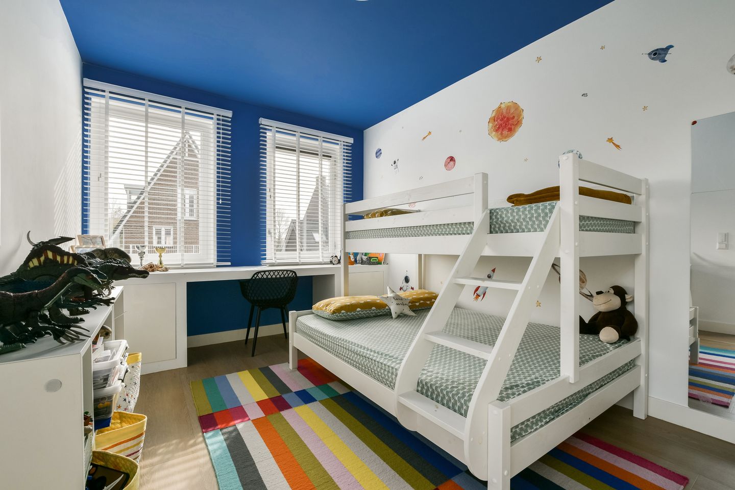 Modern Extended Corner Family Home with Heat Pump in Amstelveen's Kastelenbuurt — 19