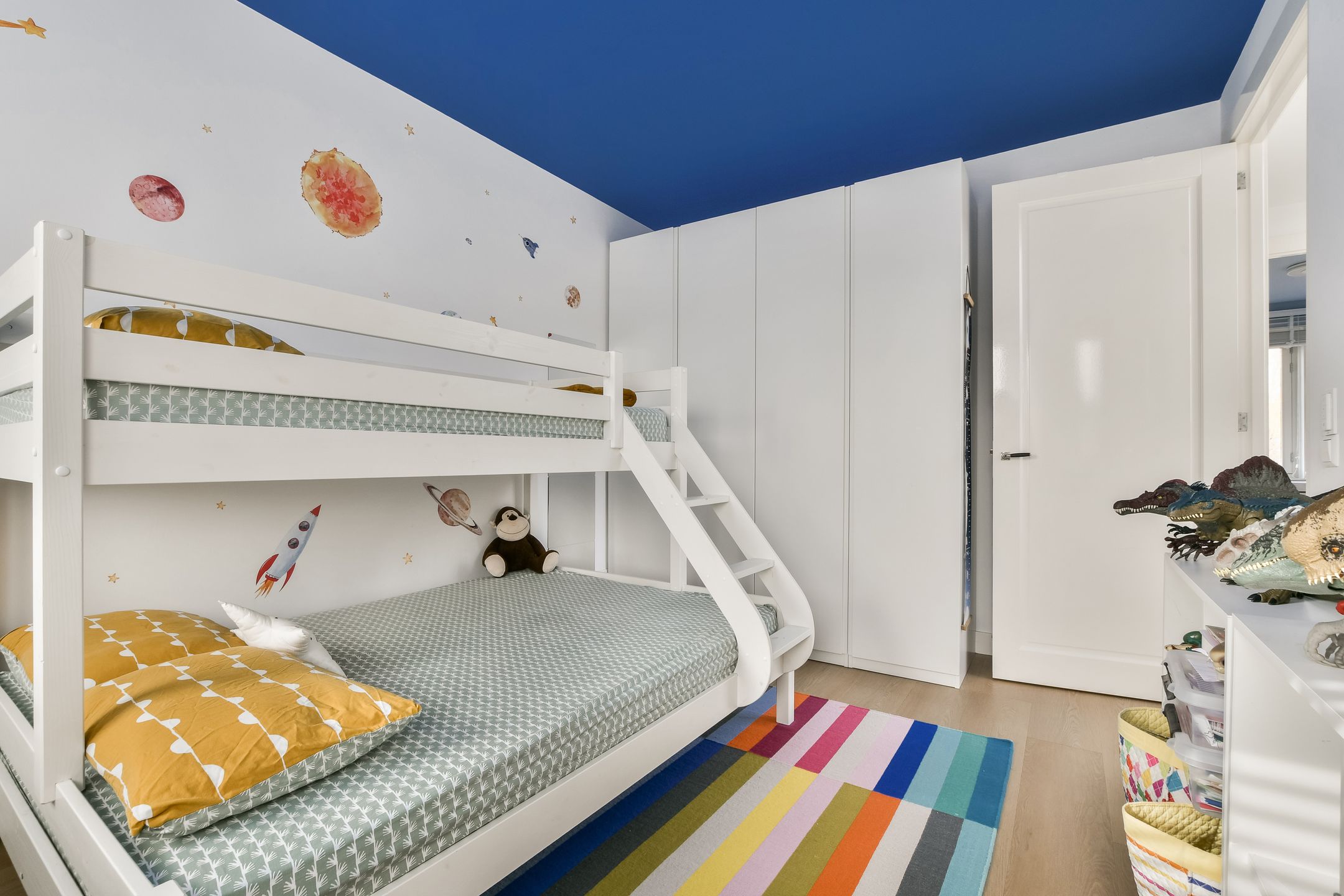Modern Extended Corner Family Home with Heat Pump in Amstelveen's Kastelenbuurt — 20