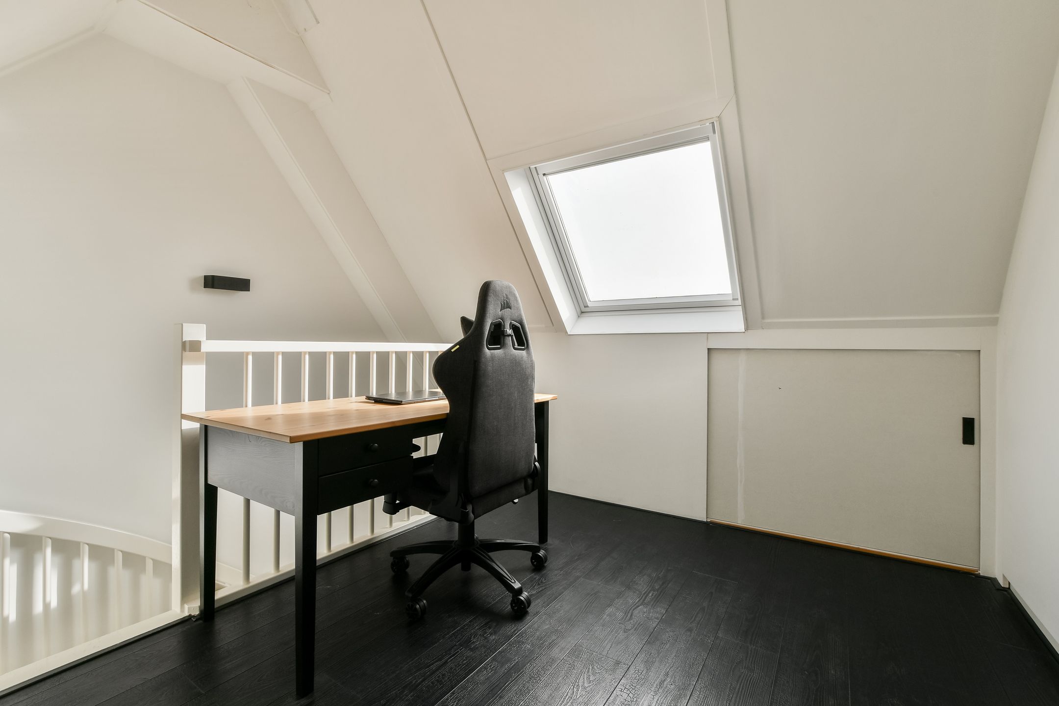 Modern Extended Corner Family Home with Heat Pump in Amstelveen's Kastelenbuurt — 29