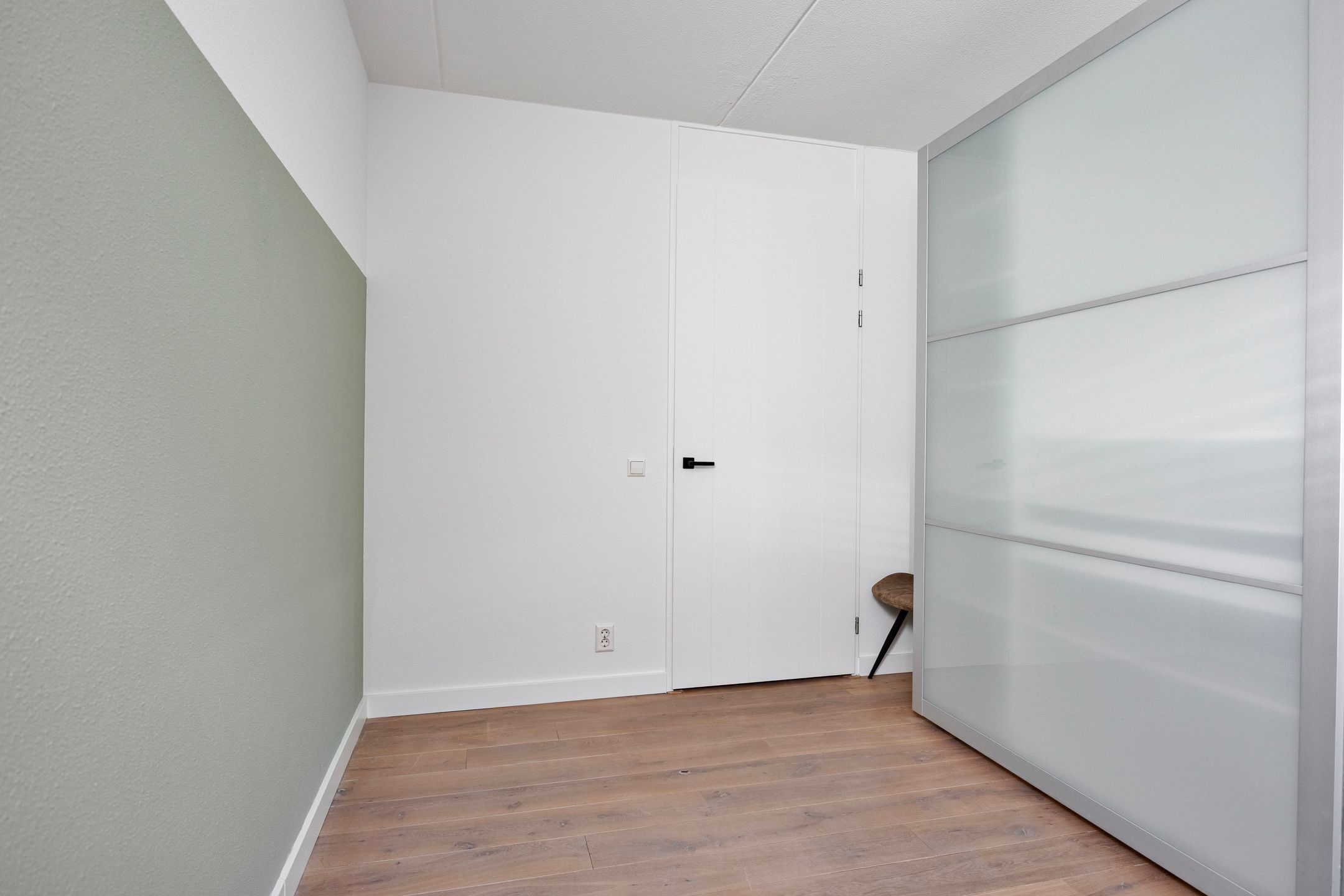 Modern 3-room corner apartment with terrace, parking and storage in Paleiskwartier — 15