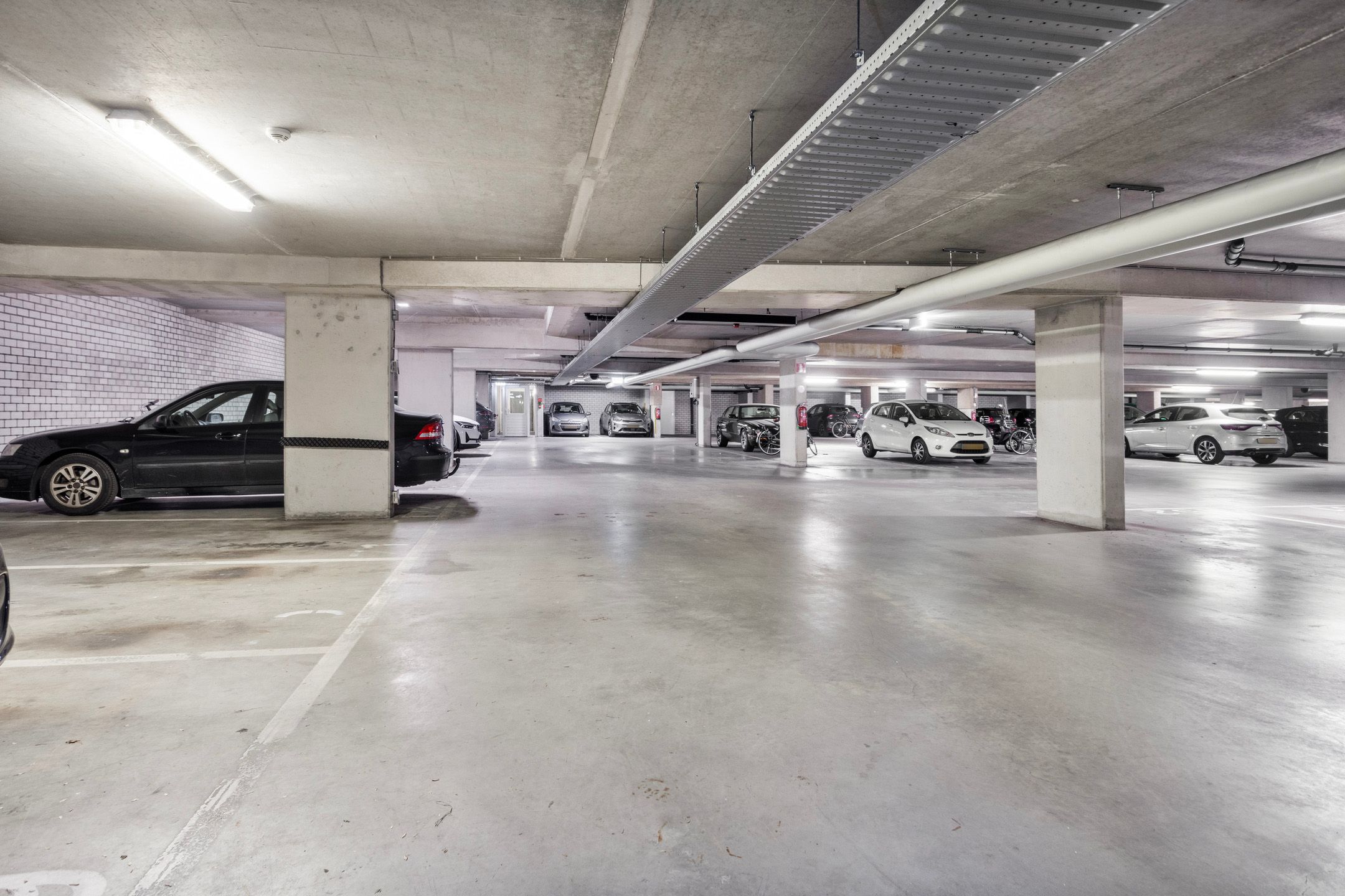 Modern 3-room corner apartment with terrace, parking and storage in Paleiskwartier — 19
