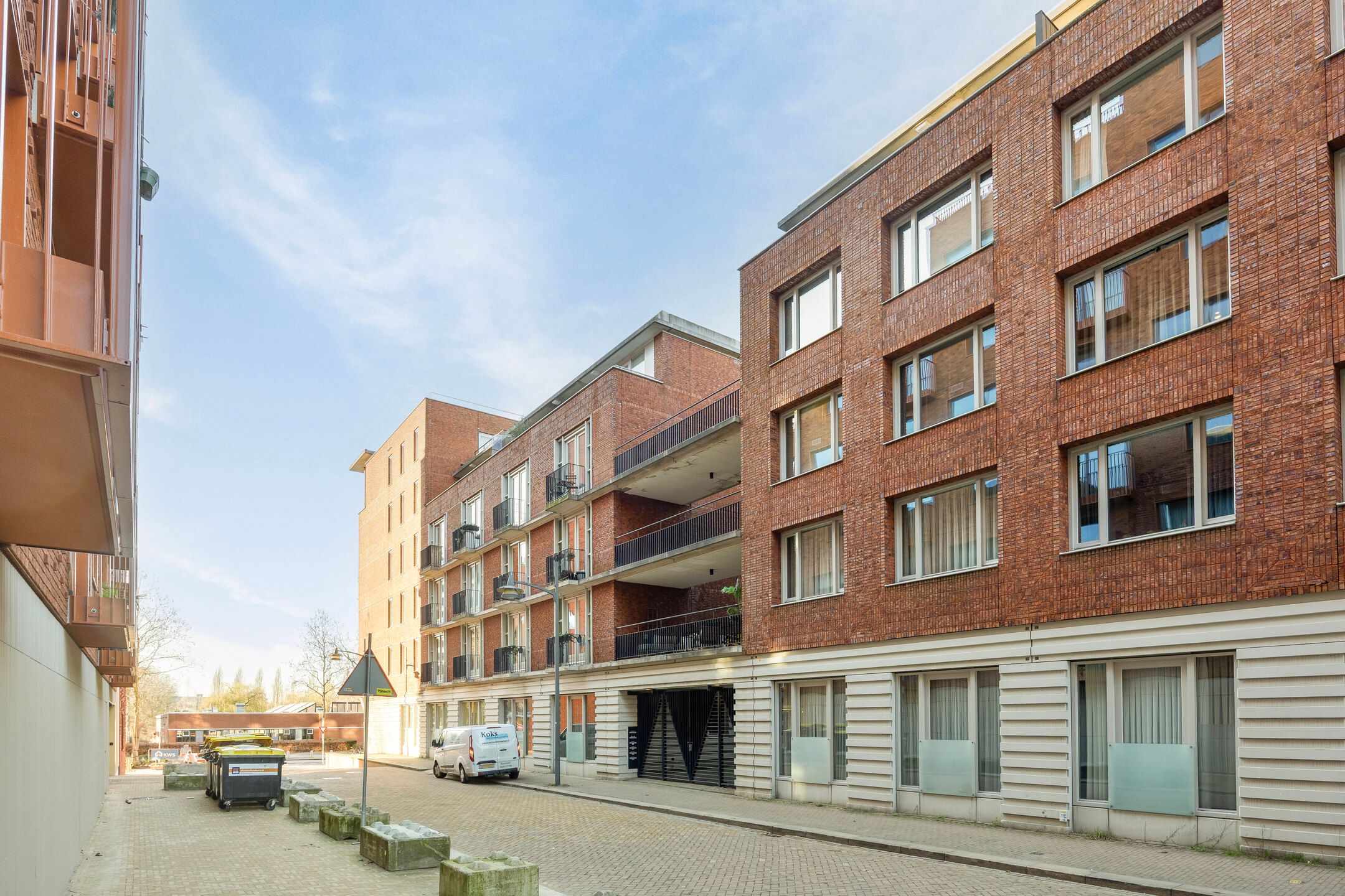 Modern 3-room corner apartment with terrace, parking and storage in Paleiskwartier — 25