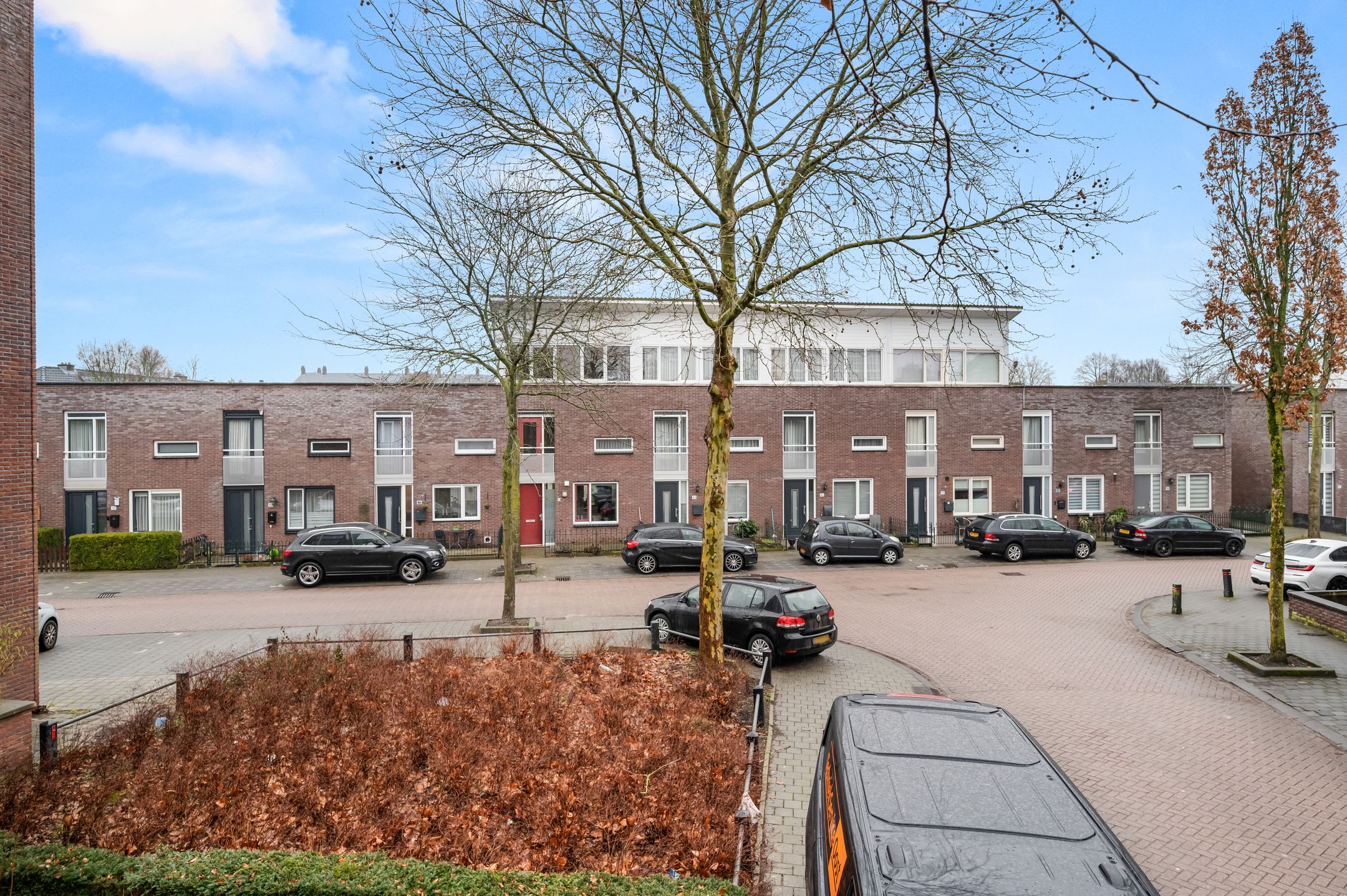 Spacious and Sustainable Terraced House with Five Bedrooms and Roof Terrace — 27